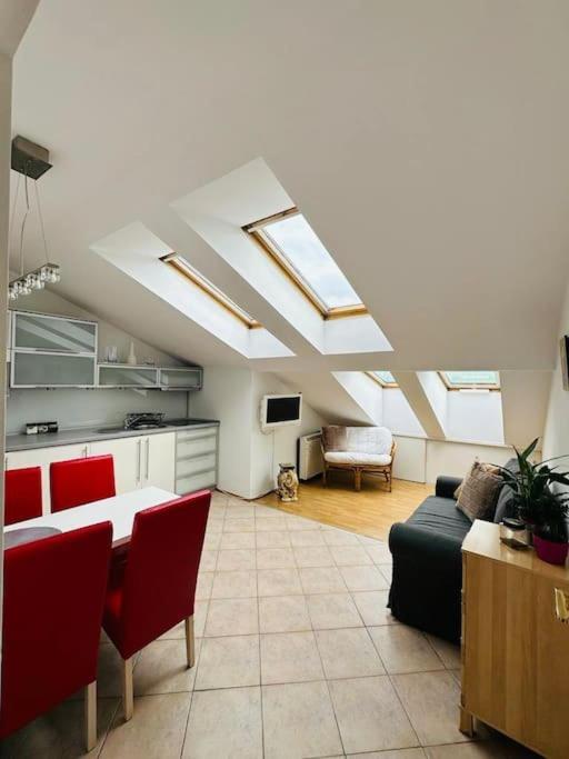 Luna Apartments Краков Экстерьер фото